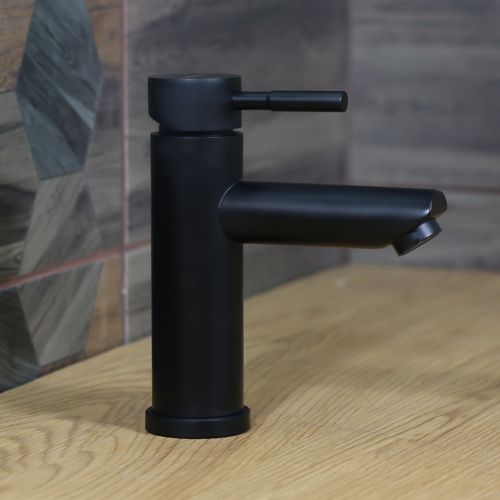 Смеситель Melana 610101B черный на раковину