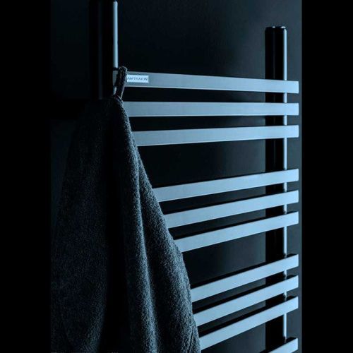 Полотенцесушитель электрический Antrax Rabbit E H20 ECRBH20043105B/NEOP 45х105 черный
