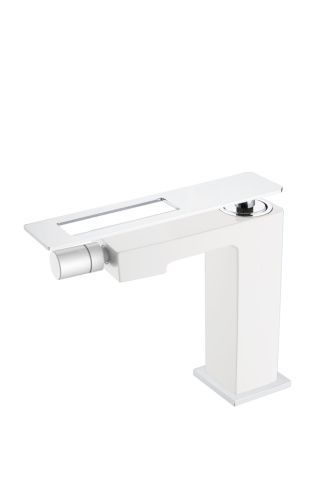 Смеситель Boheme Q 146-WCR на биде белый