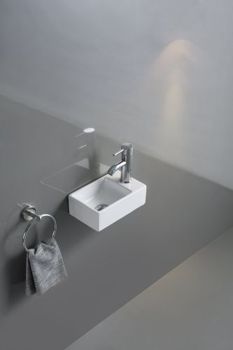 Раковина из сантехнического фаянса CeramaLux 9048GTL 30х20 подвесная цвет белый 1 отверстие под смеситель