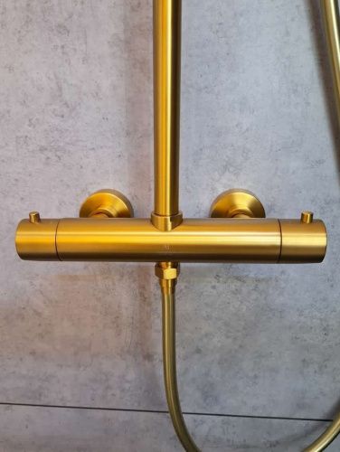 Душевая стойка AltroBagno Metropoli AltroBagnoMetropoli030425OrSp настенная цвет золото - фото 3