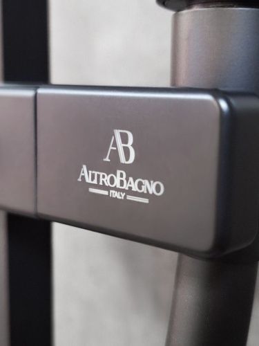 Душевой гарнитур AltroBagno Beni aggiuntivi AltroBagnoSS030301NeOp настенный черный - фото 4