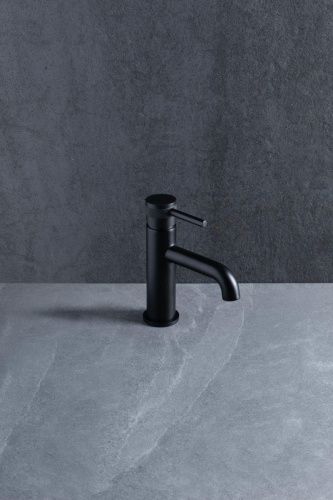 Смеситель Allen Brau Priority 5.31001-31 на раковину черный - фото 5