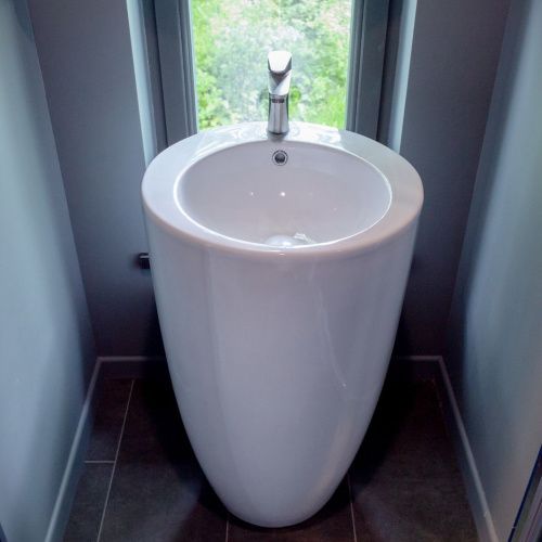 Раковина из сантехнического фарфора Melana B133-805 50х50 напольная цвет белый 1 отверстие под смеситель - фото 2