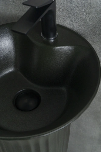 Раковина керамическая Gid Autonomo 81114 40х40 напольная цвет черный 1 отверстие под смеситель - фото 4