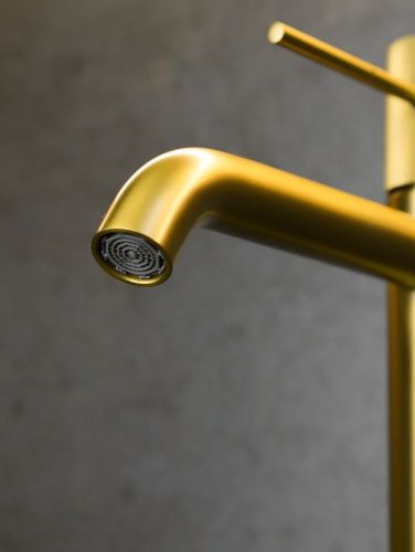 Смеситель для раковины AltroBagno Bilancia AltroBagnoBilancia010227BG на столешницу золото - фото 3