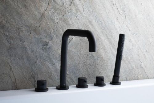 Смеситель Allen Brau Priority 5.31007-31 на борт ванны черный - фото 5