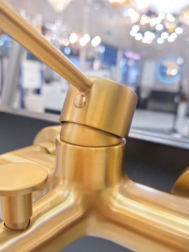 Смеситель для ванны AltroBagno Metropoli AltroBagnoMetropoli0219OrSp настенный золото - фото 5