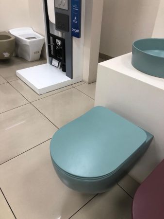 Чаша унитаза подвесная Creavit Free FE322-11BR00E-0000 цвет бордовый без сиденья смыв торнадо