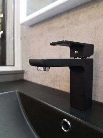 Смеситель AltroBagno Lamberto AltroBagnoLamberto0124MB на раковину черный