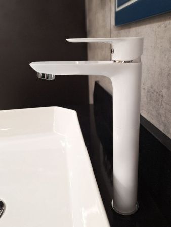 Смеситель для раковины AltroBagno Diretto AltroBagnoDiretto010209Bi на столешницу белый