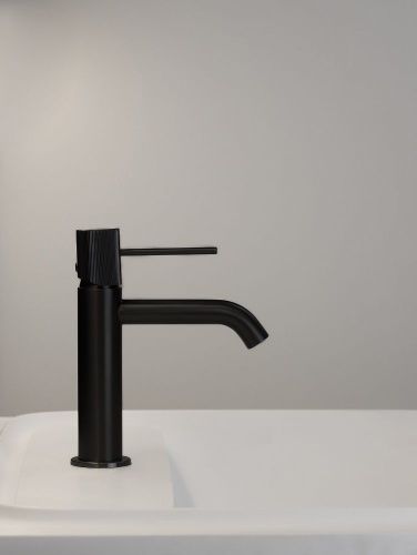 Смеситель AltroBagno Bilancia AltroBagnoBilancia0143MB на раковину черный - фото 4