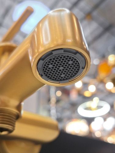 Смеситель для ванны AltroBagno Metropoli AltroBagnoMetropoli0219OrSp настенный золото - фото 4