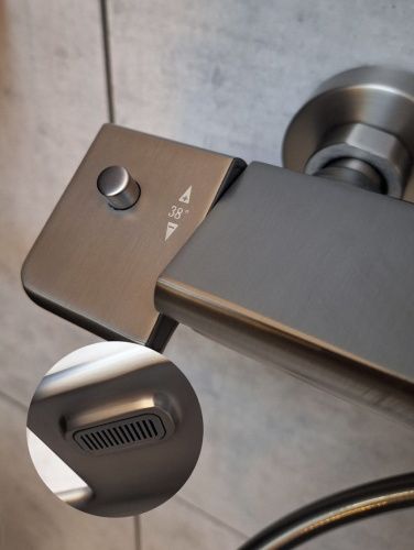 Душевая стойка AltroBagno Lamberto AltroBagnoLamberto030426GM настенная цвет оружейная сталь - фото 3