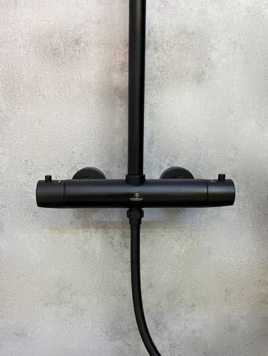 Душевая стойка AltroBagno Metropoli AltroBagnoMetropoli030422NeOp настенная цвет черный - фото 3