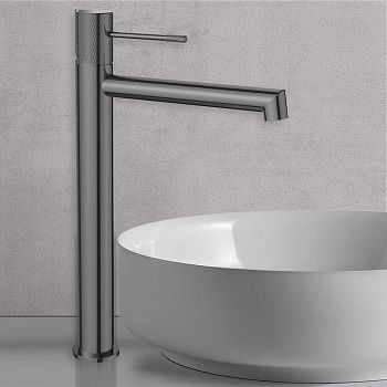 Смеситель для раковины Vincea Desire VBF-1D2GM на столешницу вороненая сталь