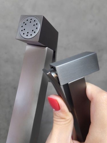 Гигиеническая лейка AltroBagno BM AltroBagnoBS060213GM цвет оружейная сталь - фото 4