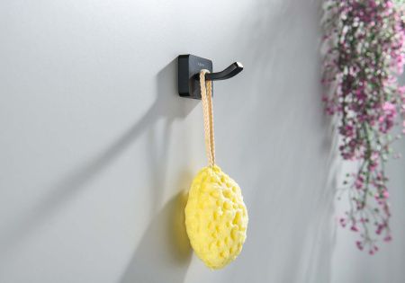 Крючок для ванны Aquatek ЛИБРА AQ4301MB