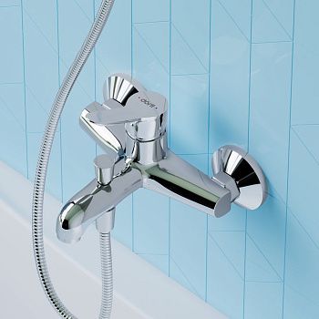 Смеситель для ванны и душа Dorff Optima D2010000 настенный хром