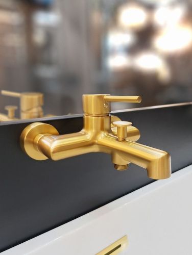 Смеситель для ванны AltroBagno Metropoli AltroBagnoMetropoli0219OrSp настенный золото - фото 3