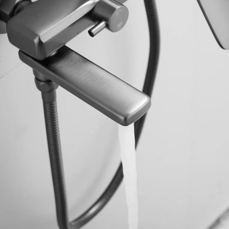 Душевая стойка Shevanik S8536T настенная цвет оружейная сталь