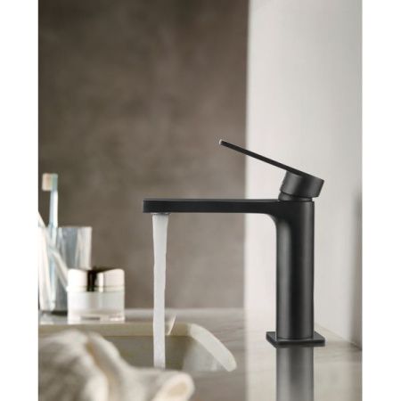 Смеситель AQG Alpha 01ALP100NG на раковину черный