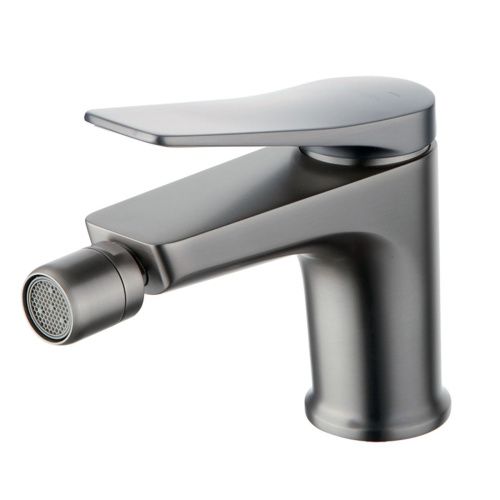 Смеситель LeMark Bronx LM3708GM на биде графит