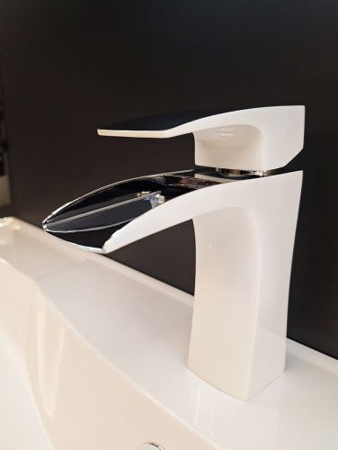 Смеситель AltroBagno Cascata AltroBagnoCascata0111BiCr на раковину белый/хром - фото 4