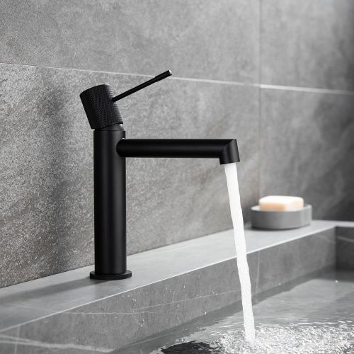 Смеситель Vincea Desire VBF-1D1MB на раковину черный - фото 5