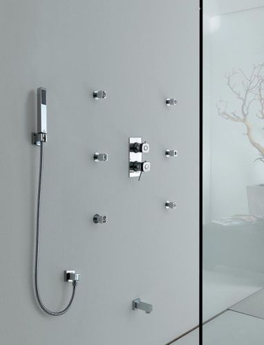 Душевой гарнитур Bossini Cube C50001C.030_УЦ настенный хром - фото 5