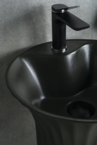 Раковина керамическая Gid Autonomo 81114 40х40 напольная цвет черный 1 отверстие под смеситель - фото 5