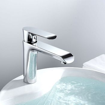 Смеситель Vincea Esse VBF-1E1CH на раковину хром