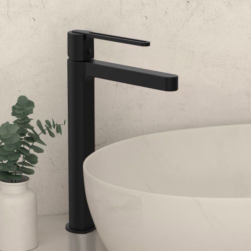 Смеситель для раковины Vincea Rondo VBF-1R2MB на столешницу черный