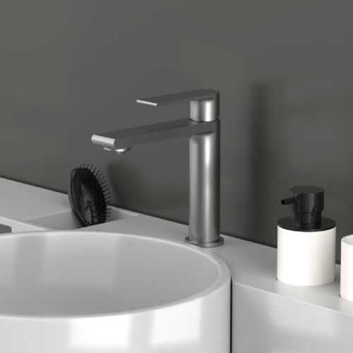 Смеситель Vincea Vogue VBF-1V1GM на раковину вороненая сталь