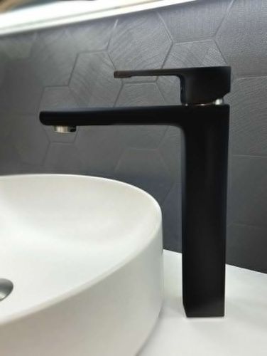 Смеситель для раковины AltroBagno Lamberto AltroBagnoLamberto010213MB на столешницу черный - фото 3