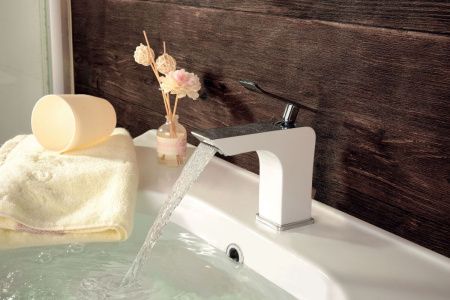 Смеситель LeMark Contest LM5806CW на раковину белый/хром