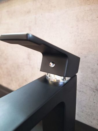 Смеситель AltroBagno Lamberto AltroBagnoLamberto0124MB на раковину черный